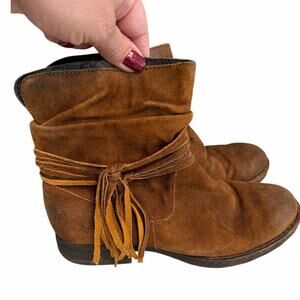 Born size 9 brown suede boots booties with tassels